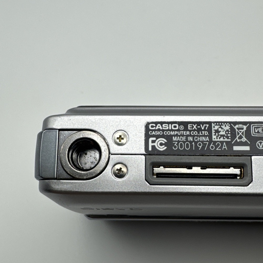 Casio Exilim EX-V7 7.2 MP Point & Shoot Digital Camera - Stabilizer Error Code - Picture 6 of 8